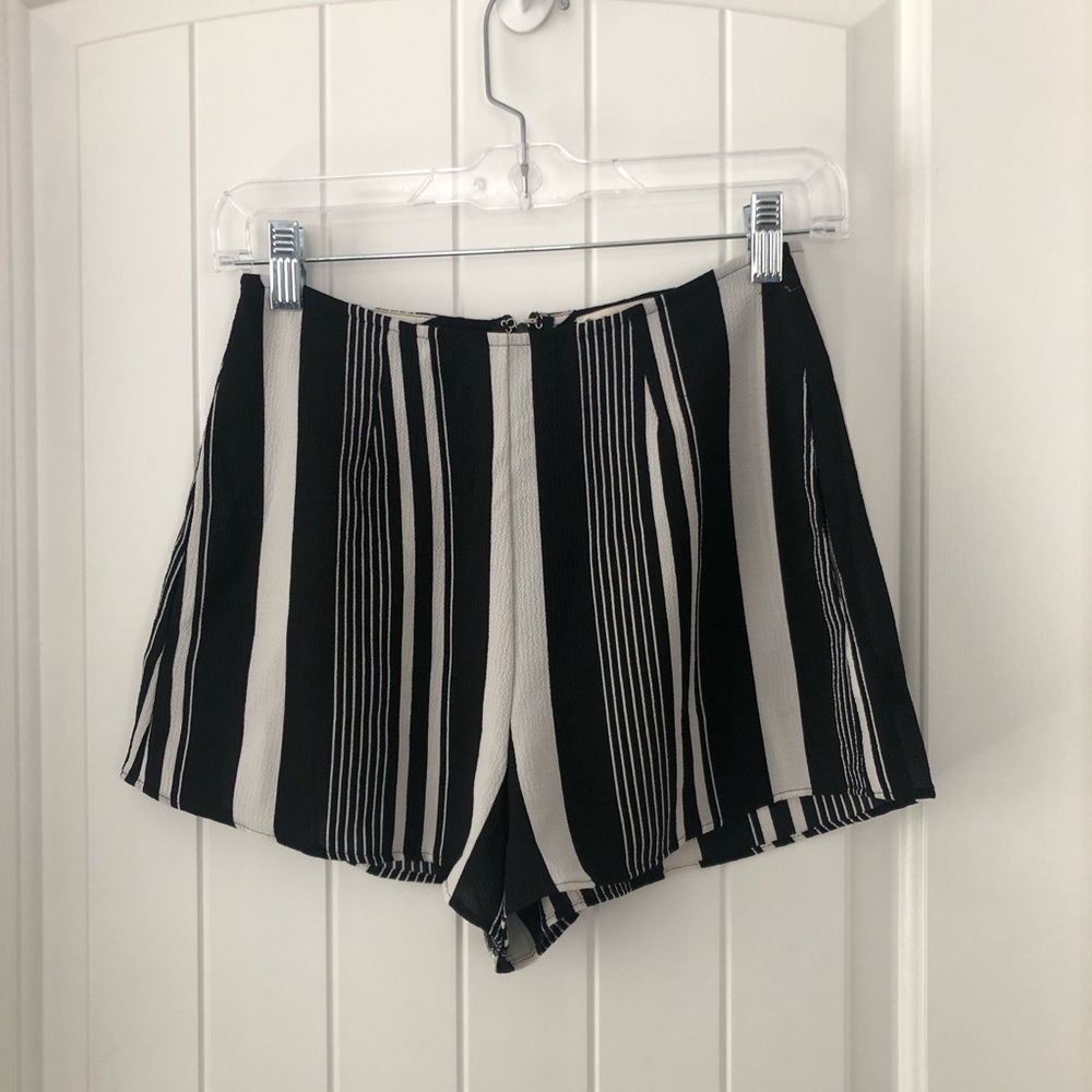 Show Me Your Mumu NWOT Black and White Shorts